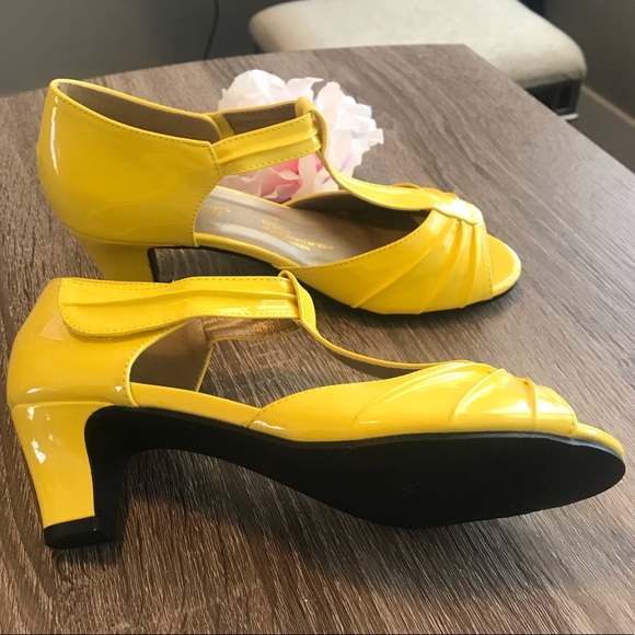 yellow shoes size 6